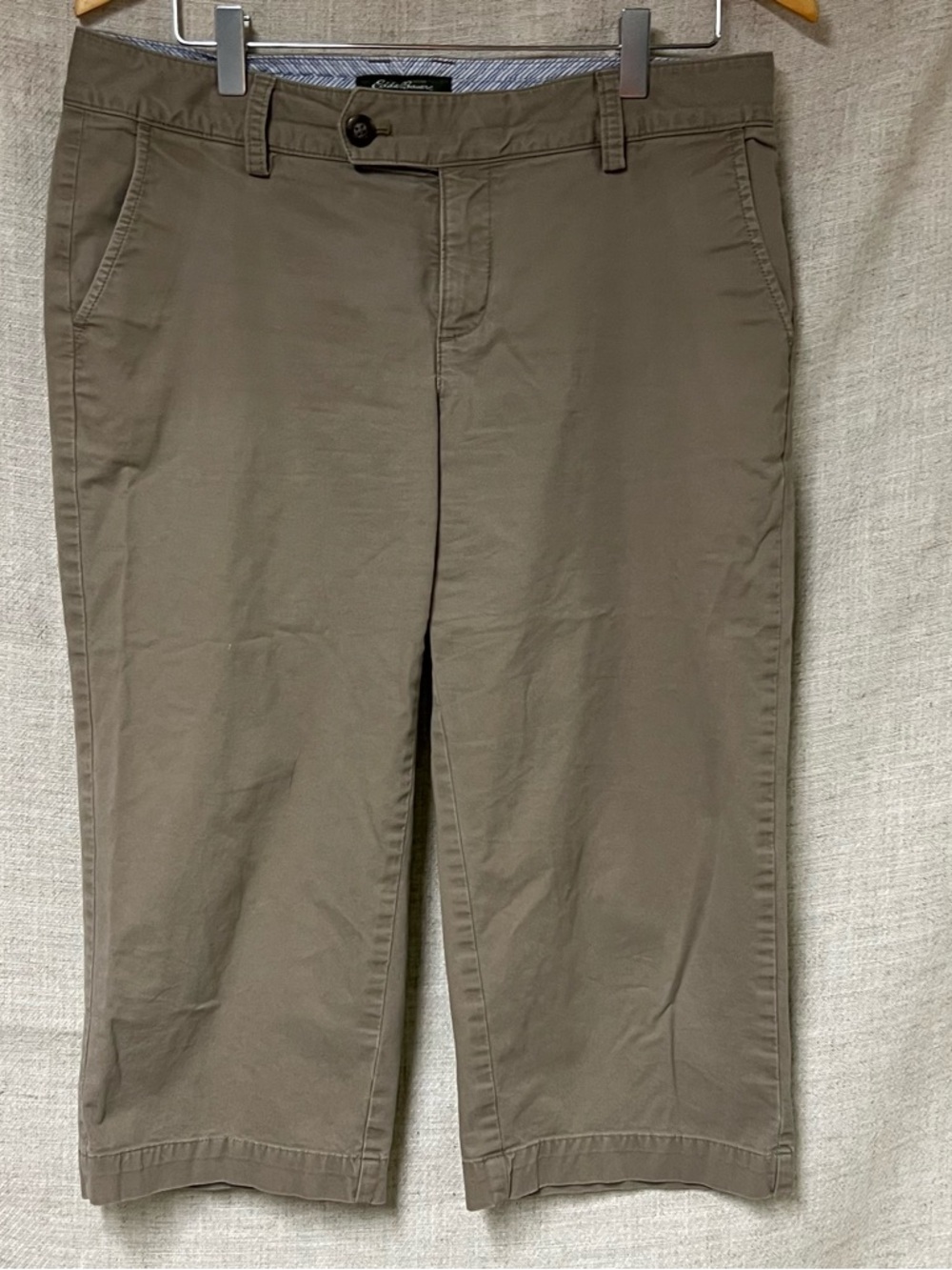 Eddie Bauer taupe pedal pushers